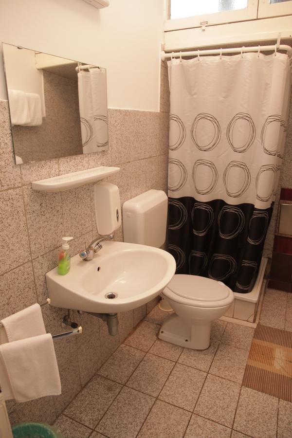 Dck Rooms Kostrena Buitenkant foto